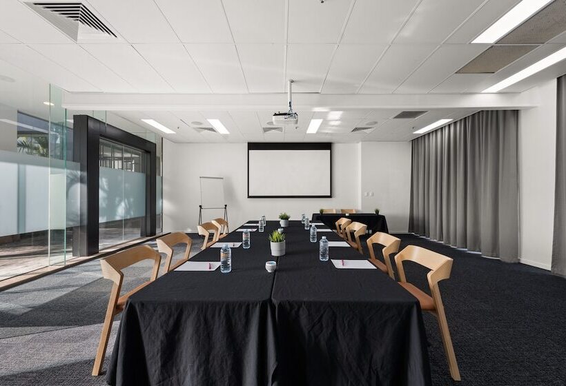 Отель Crowne Plaza Surfers Paradise, An Ihg