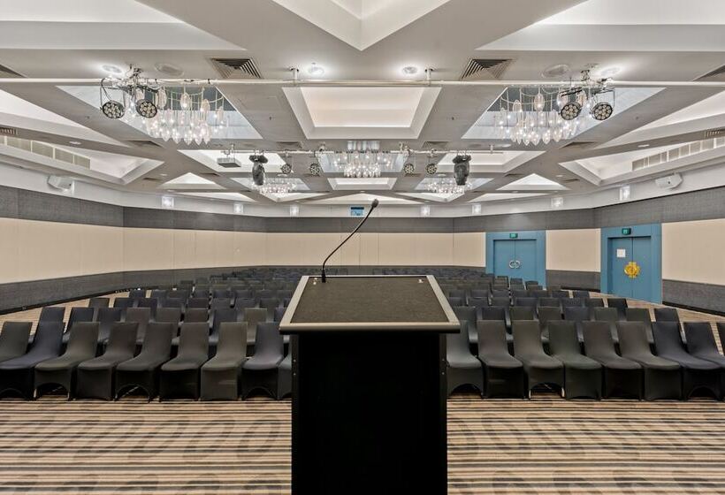 هتل Crowne Plaza Surfers Paradise, An Ihg