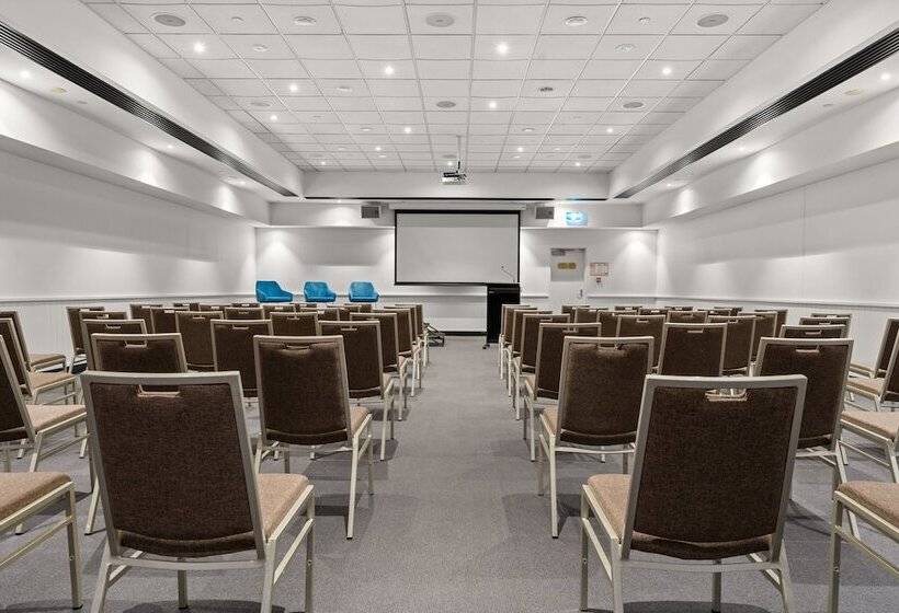 Отель Crowne Plaza Surfers Paradise, An Ihg