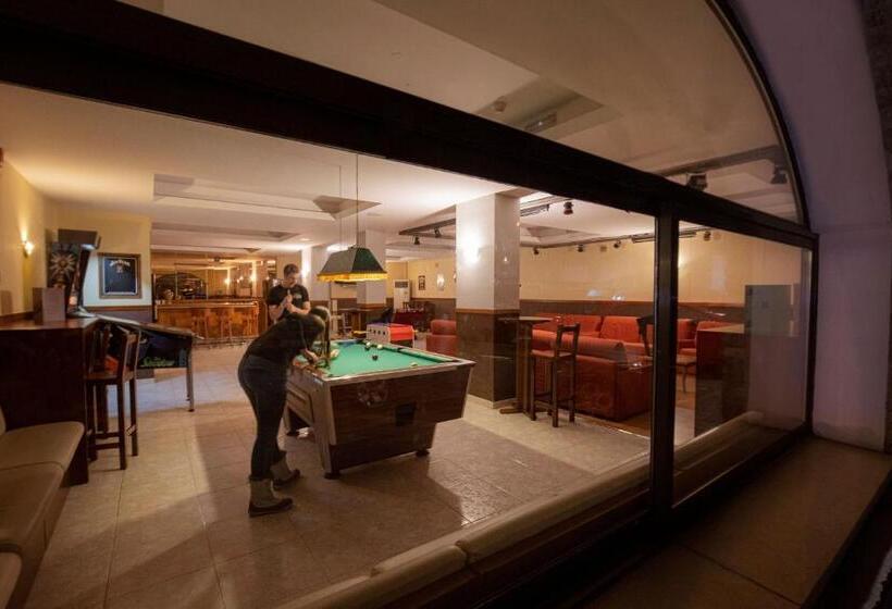 هتل Encamp by Nexta