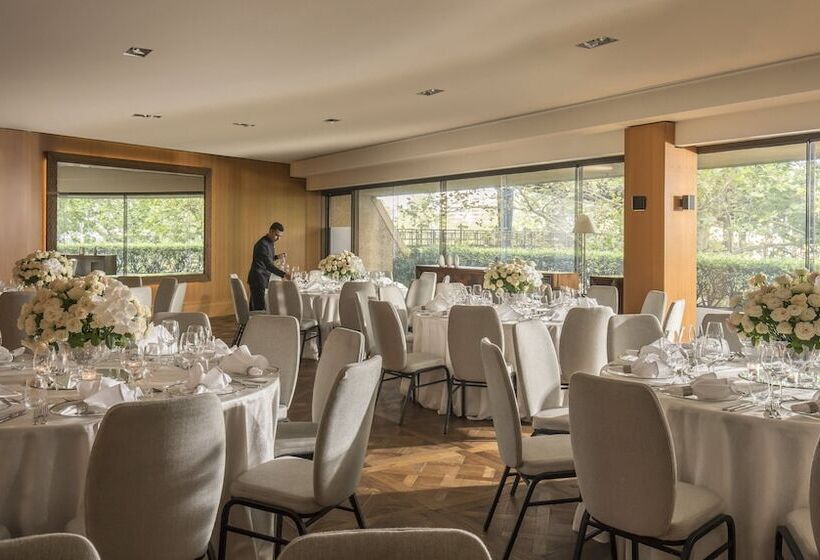 Four Seasons Hotel Sydney