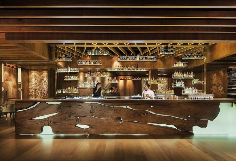 Four Seasons Hotel Sydney