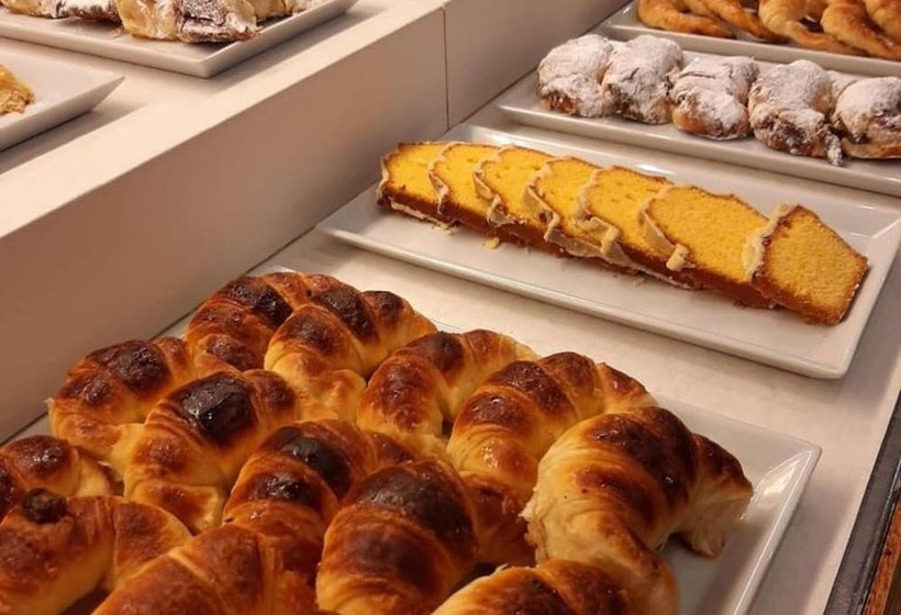 هتل Globales Republica