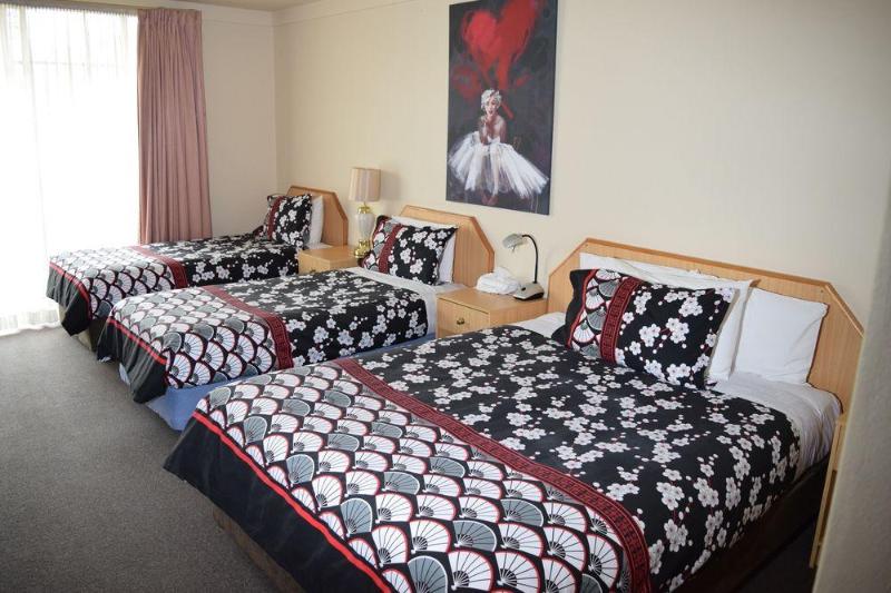 فندق Golden Age Motor Inn