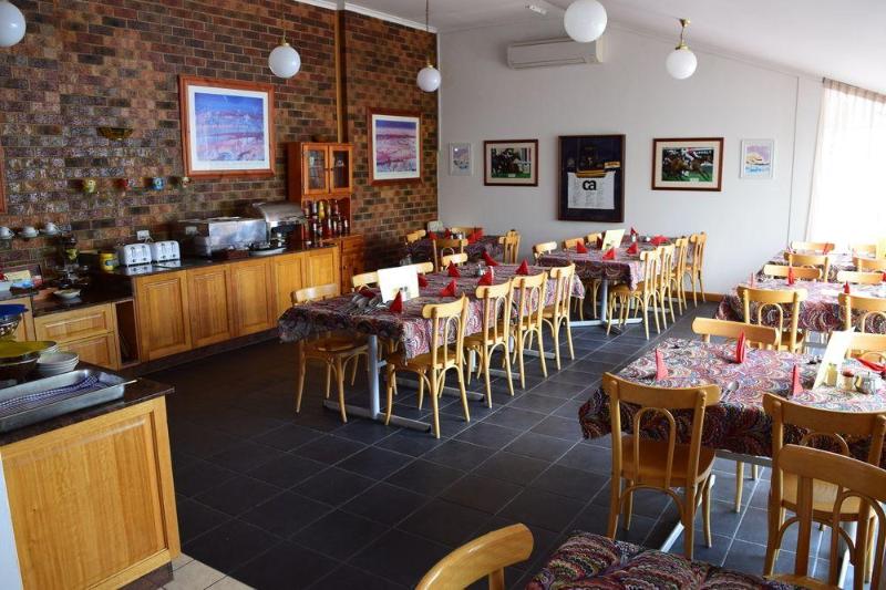 فندق Golden Age Motor Inn
