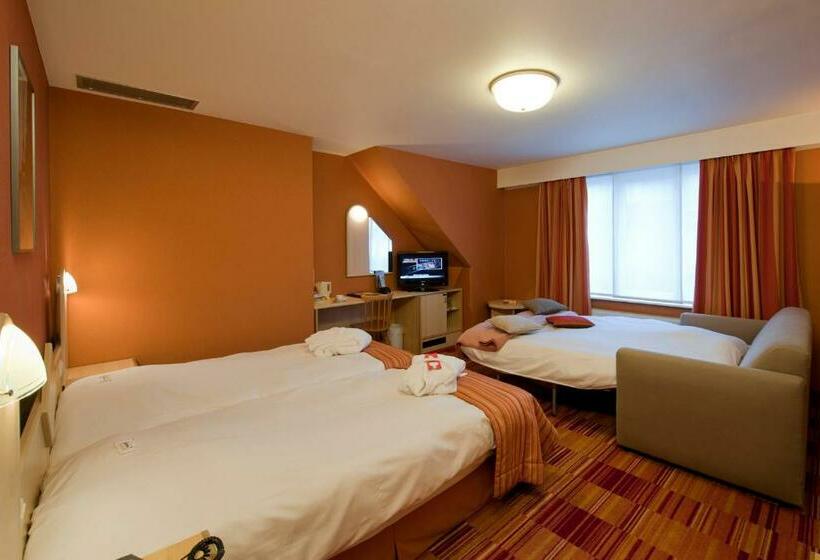 فندق Golden Anchor