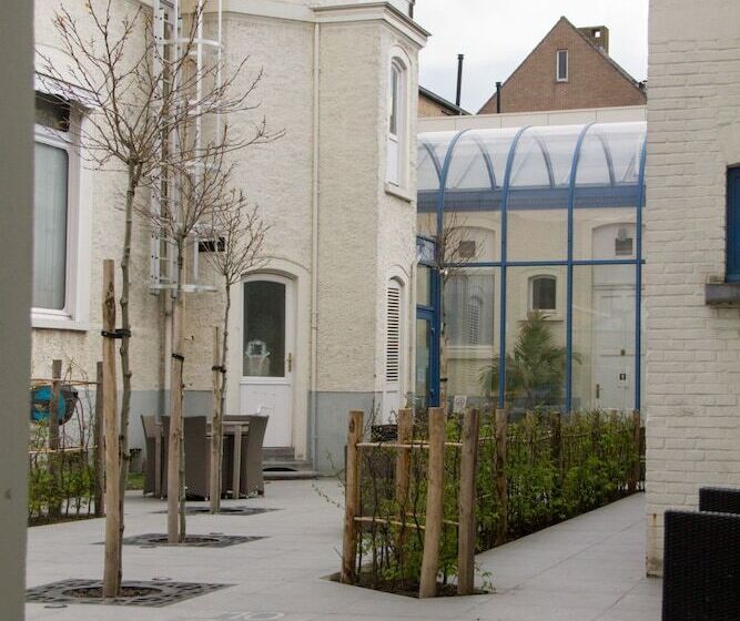 Отель Golden Tree