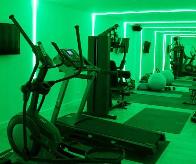 Отель Golden Tree