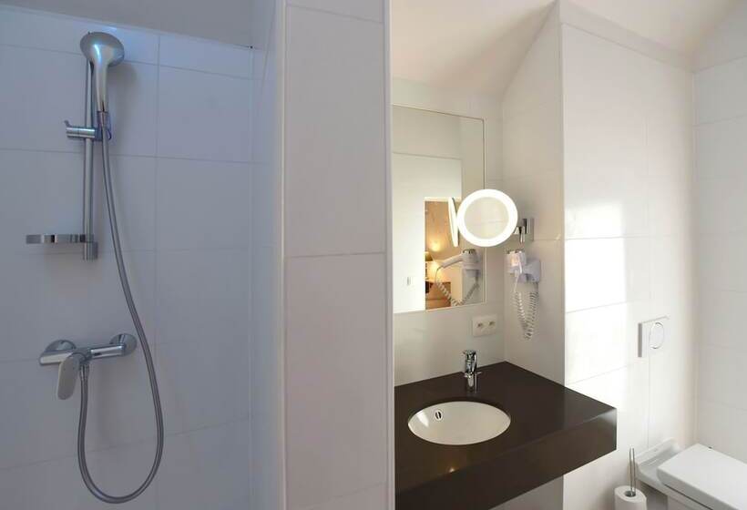 Отель Golden Tree