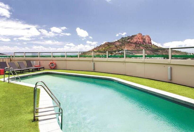 Отель Grand Chancellor Townsville