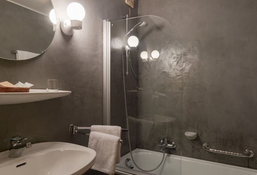 호텔 Hostellerie Sainte Cécile