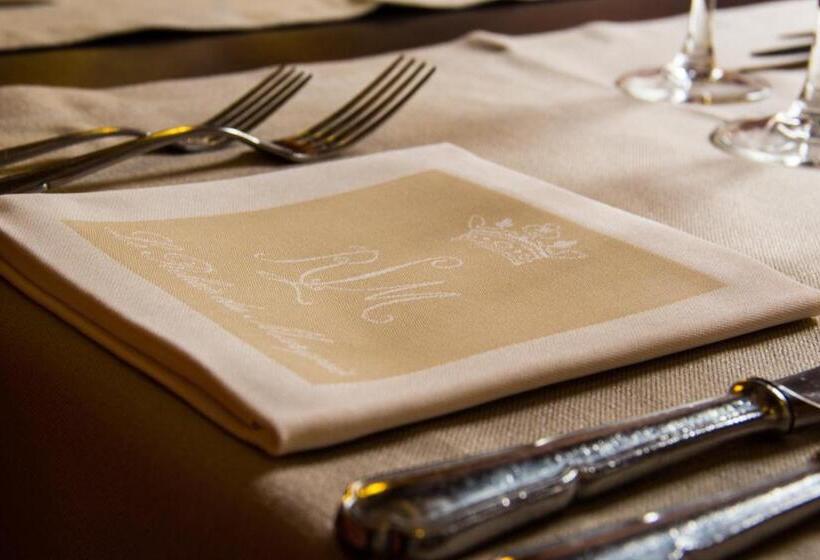 فندق Hôtel Le Relais Du Marquis