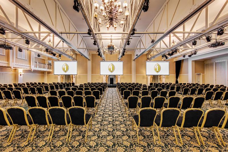 Отель Intercontinental Sanctuary Cove Resort, An Ihg