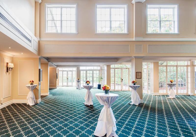 هتل Intercontinental Sanctuary Cove Resort, An Ihg