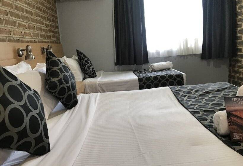 בית מלון כפרי Jumbuck Motor Inn