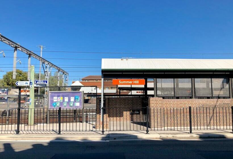 בית מלון כפרי Marco Polo Motor Inn  Sydney