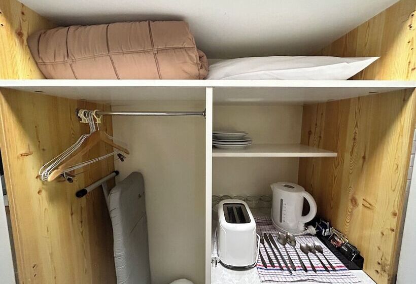 בית מלון כפרי Marco Polo Motor Inn  Sydney