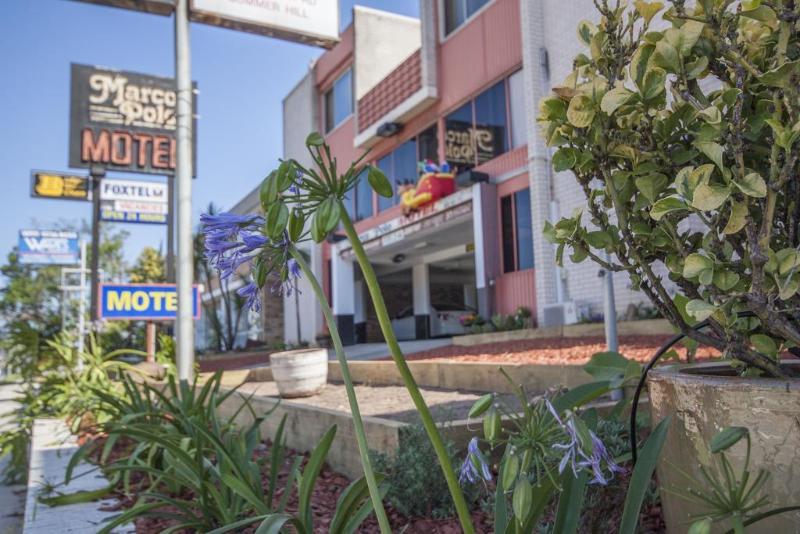 בית מלון כפרי Marco Polo Motor Inn  Sydney