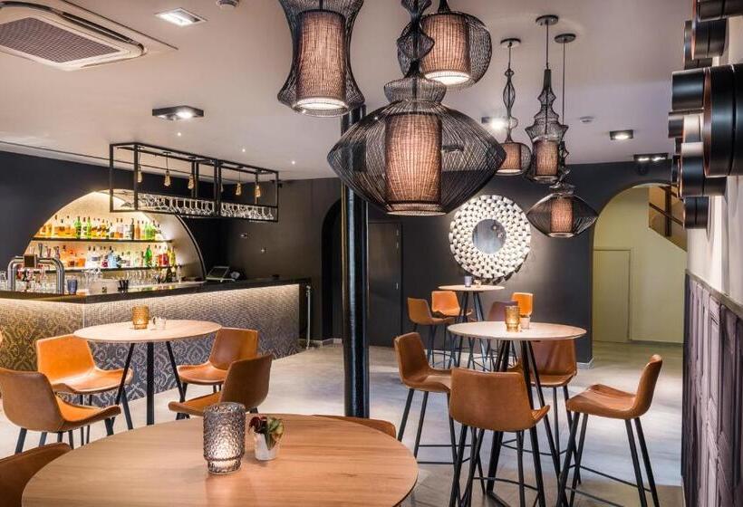 فندق Martin S Chateau Du Lac