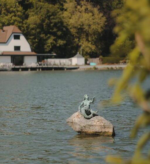 فندق Martin S Chateau Du Lac