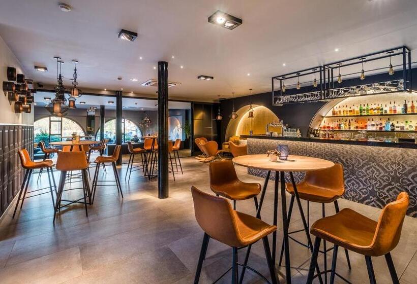 فندق Martin S Chateau Du Lac