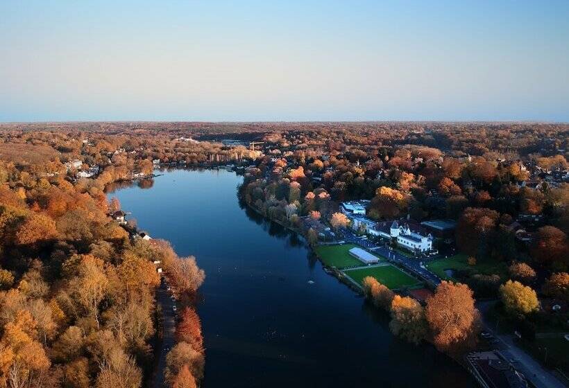 فندق Martin S Chateau Du Lac