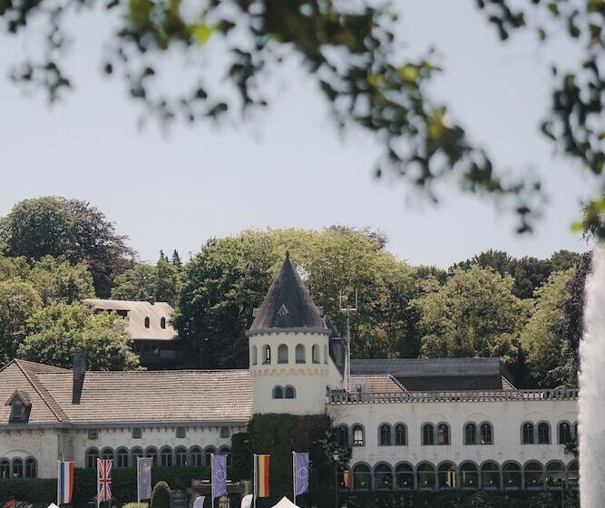 فندق Martin S Chateau Du Lac