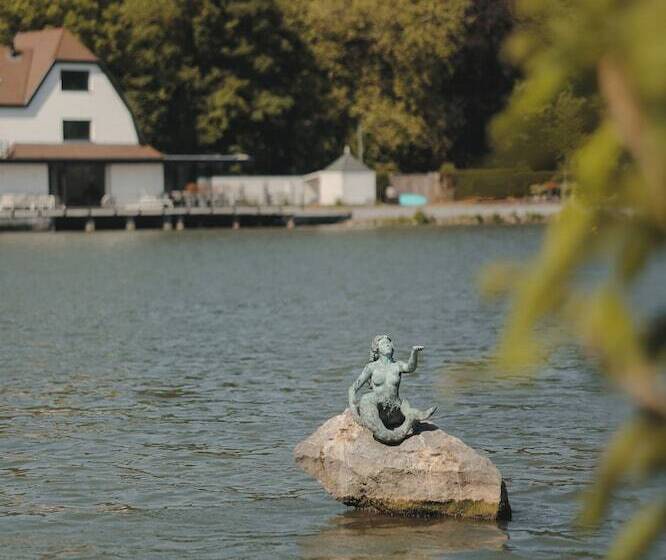 فندق Martin S Chateau Du Lac