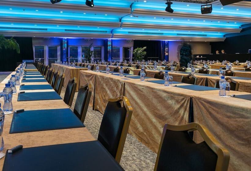 فندق Martin S Chateau Du Lac