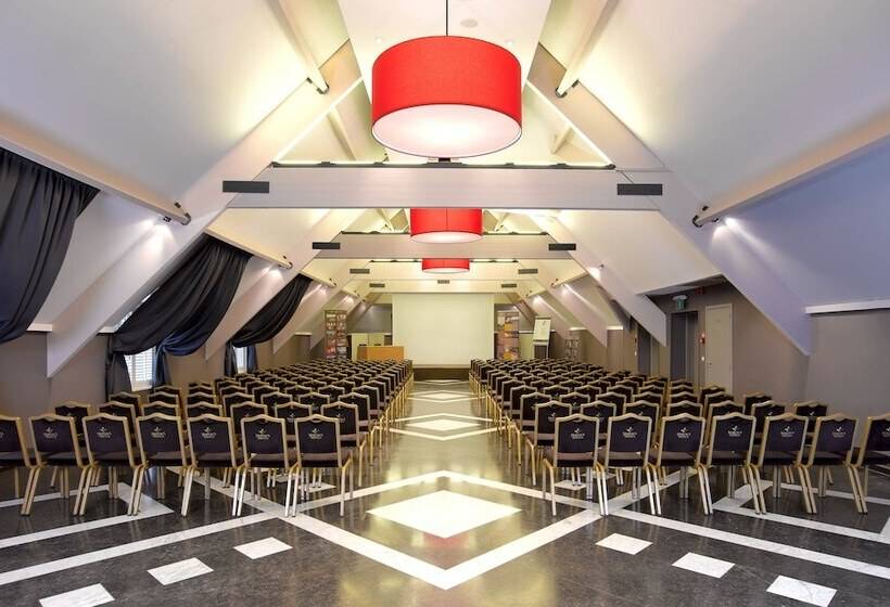 فندق Martin S Chateau Du Lac