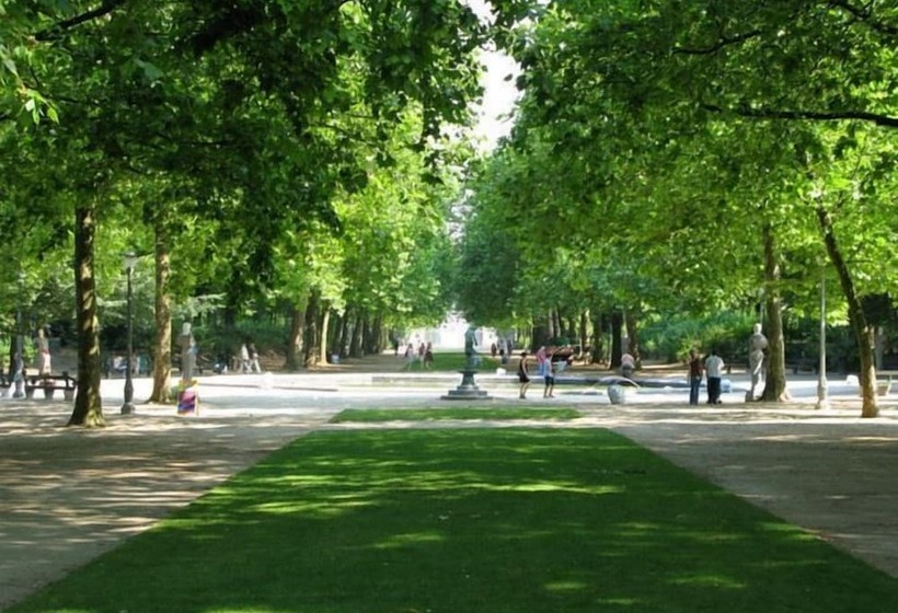 Отель The Usual Brussels