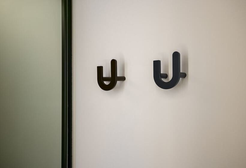 ホテル The Usual Brussels