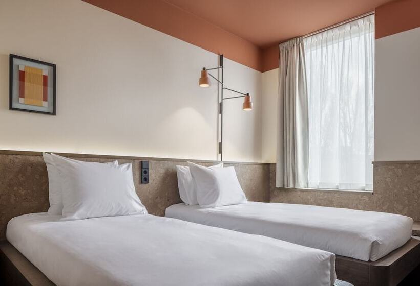 Отель The Usual Brussels