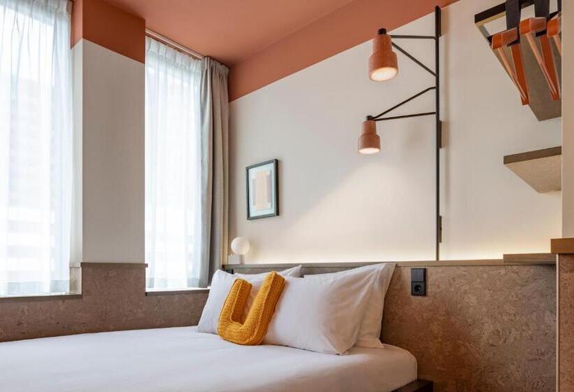 ホテル The Usual Brussels