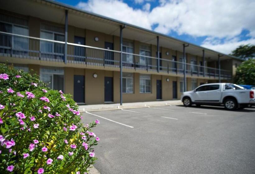 בית מלון כפרי Mid City Motor Inn Singleton