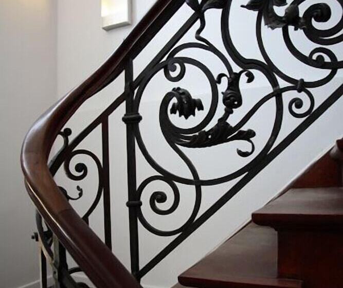 Отель Monsieur Ernest