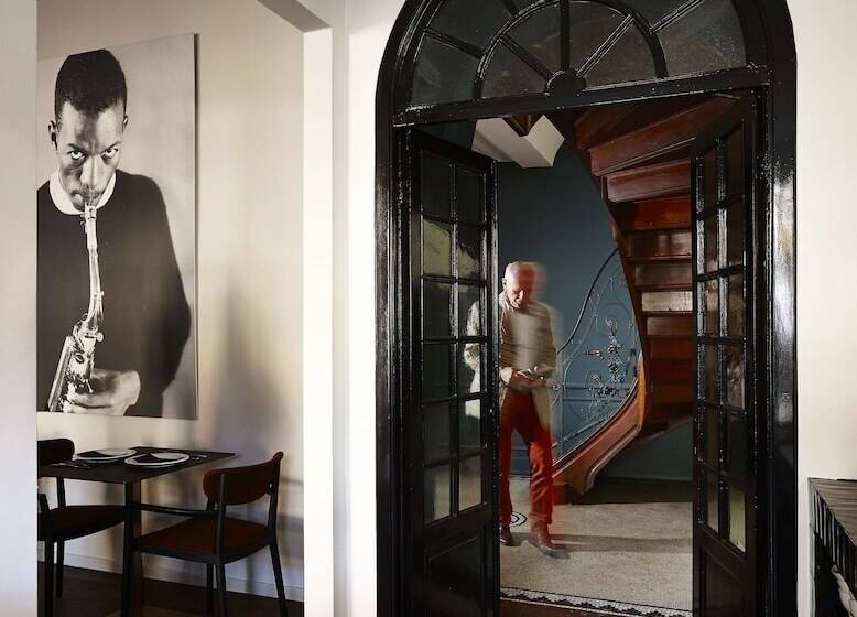 Отель Monsieur Ernest