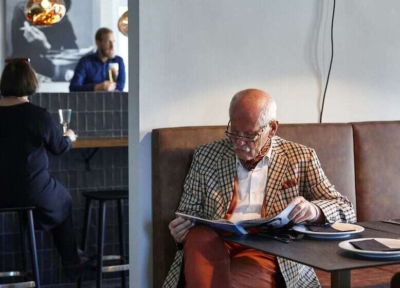 Отель Monsieur Ernest