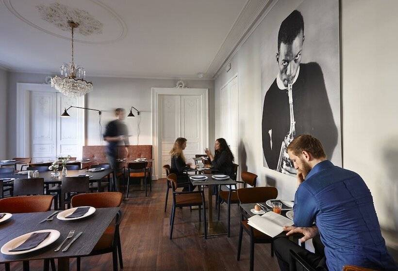 Отель Monsieur Ernest