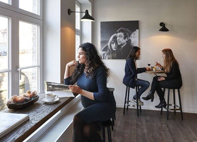 Отель Monsieur Ernest