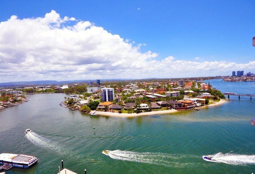 Отель Moorings On Cavill Surfers Paradise