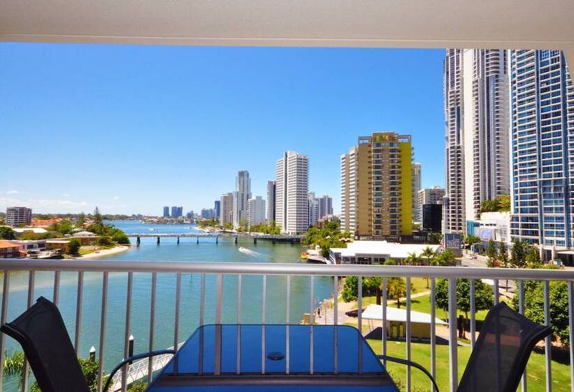 Отель Moorings On Cavill Surfers Paradise
