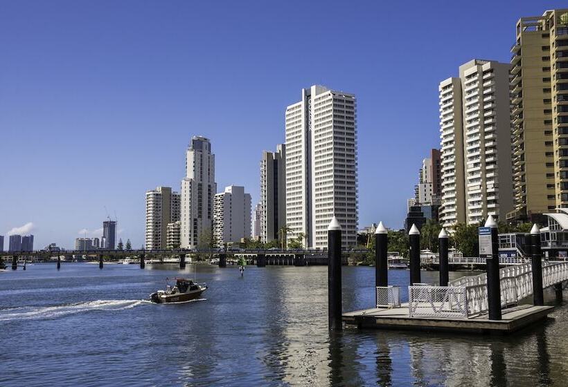 Отель Moorings On Cavill Surfers Paradise