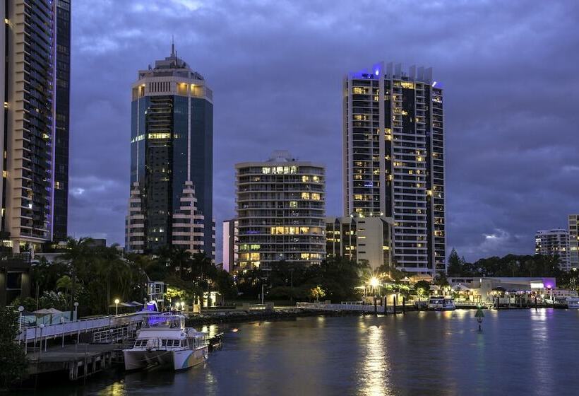 Отель Moorings On Cavill Surfers Paradise