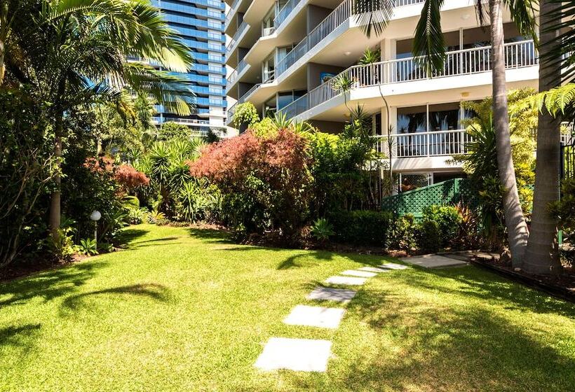 Отель Moorings On Cavill Surfers Paradise