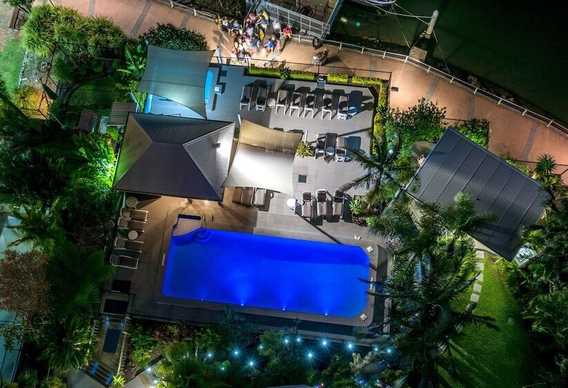 Отель Moorings On Cavill Surfers Paradise