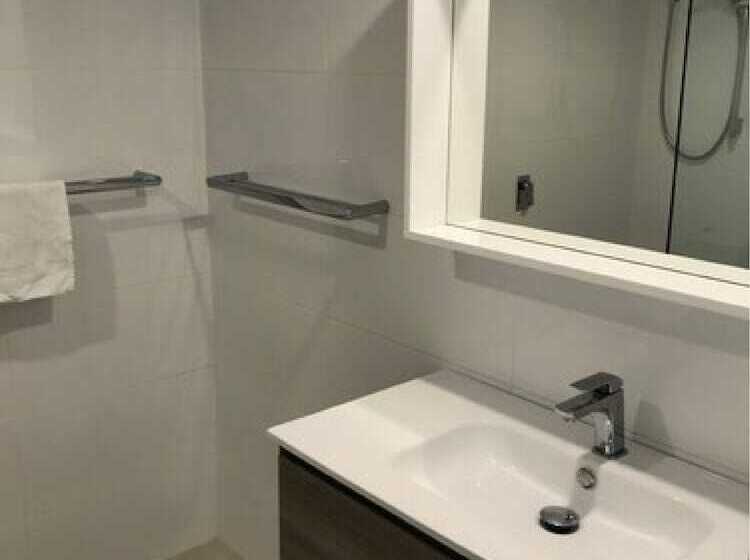 Отель Moorings On Cavill Surfers Paradise