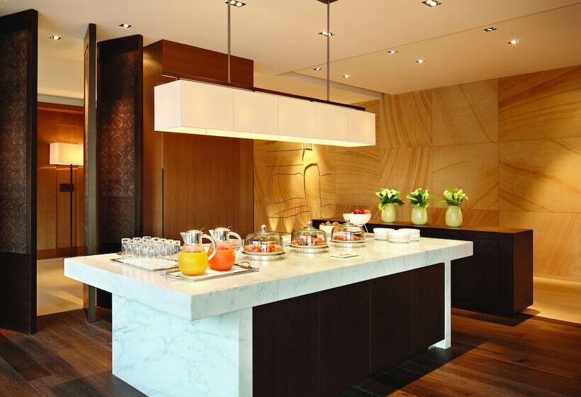 Отель Park Hyatt Sydney