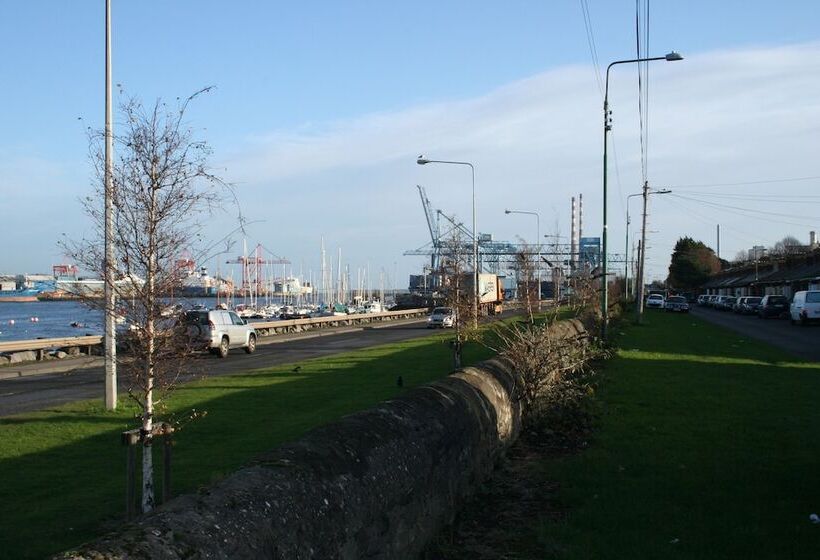 בית מלון כפרי Pigeon House Motor Inn