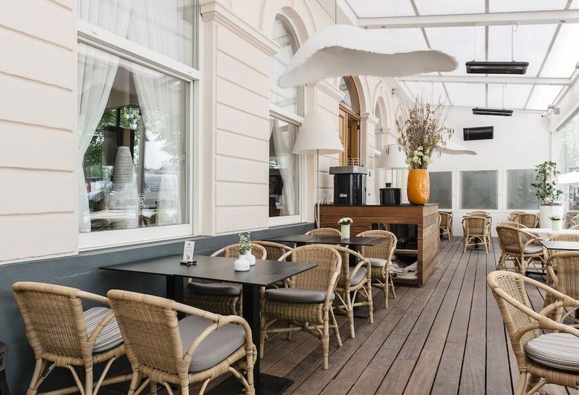 Отель Portinari